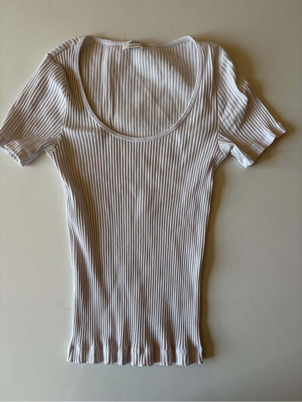 Wilfred short sleeve white ribbed Women’s small fitted top shirt tee scoop neck